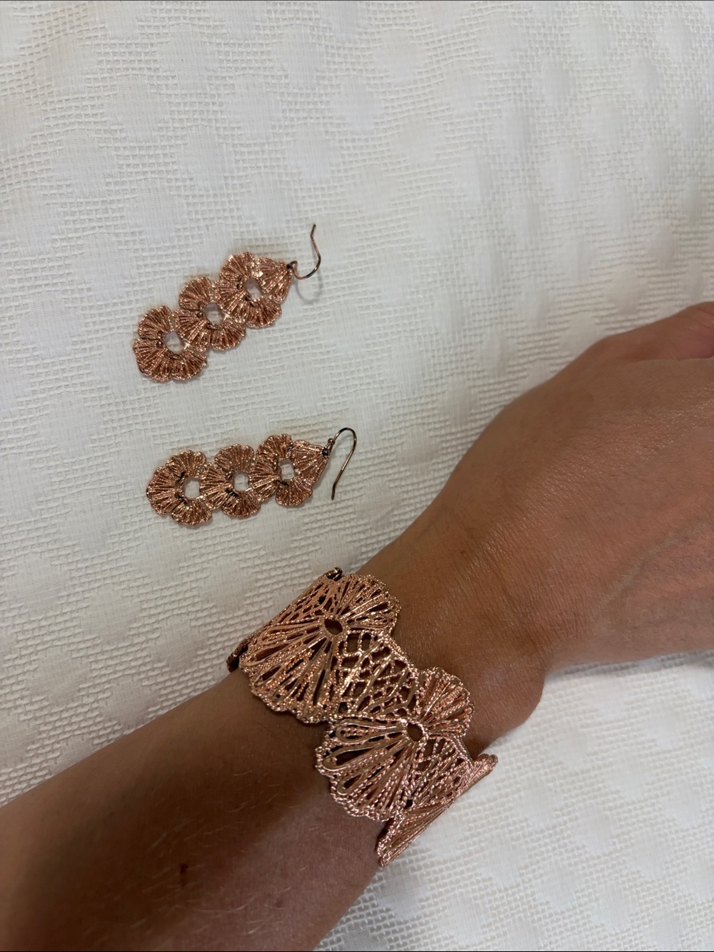 Stella & Dot Rose Gold Lace Cuff with chandelier earrings set - Women Jewelry